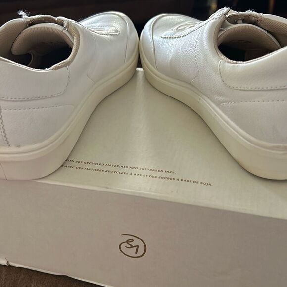 LifeStride Women's Happy Hour Machine Washable Lace Up Slip-in Sneakers. White. - Picture 7 of 14